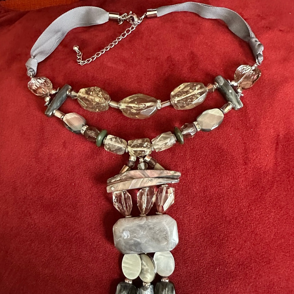 Vintage Fashion Crystal and Gray Statement Necklace - Unbranded